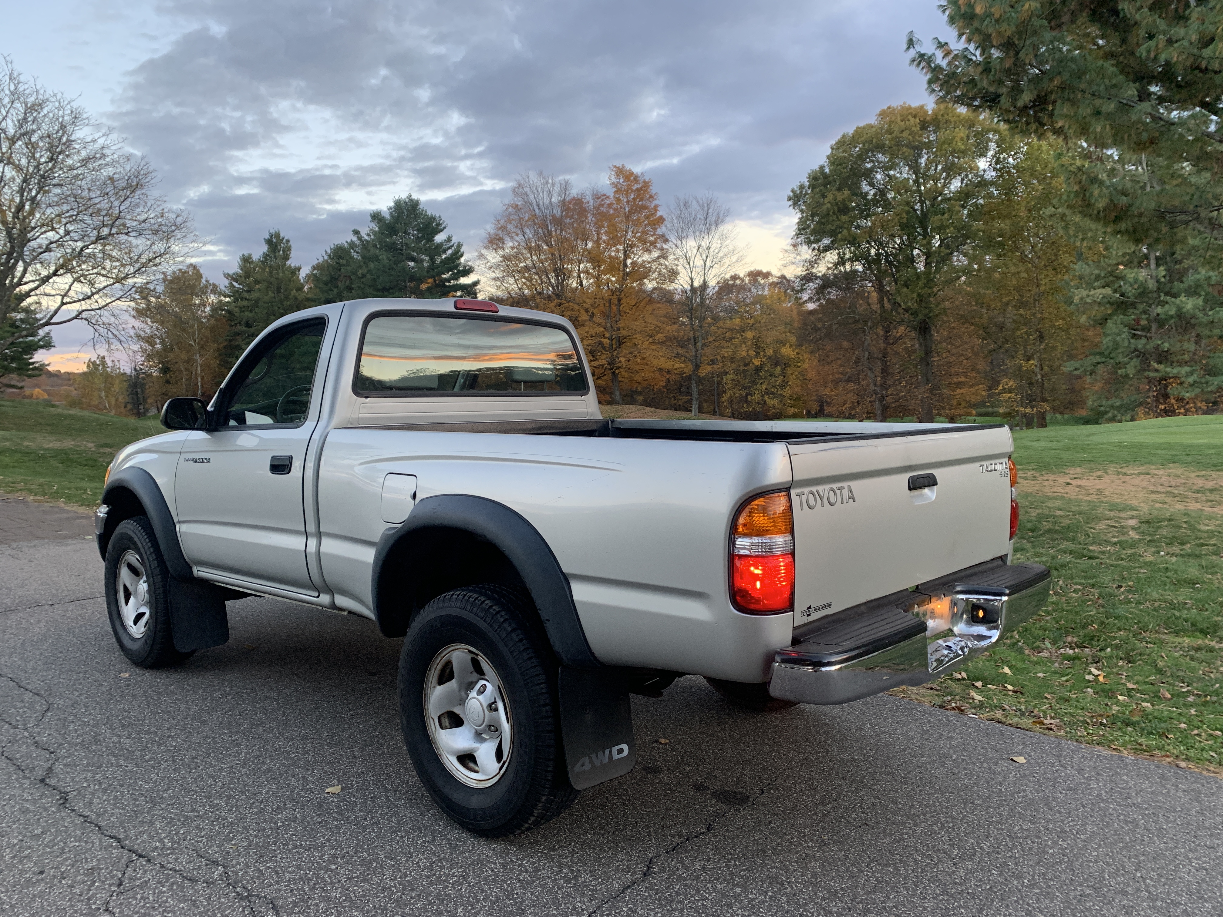 2004 Toyota Tacoma SR5 4x4 Pickup — photo 17
